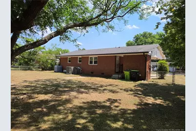 220 Cecil Avenue, Spring Lake, NC 28390 - Photo 5