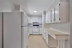 317 Lynhurst Dr, Fayetteville, NC 28314 - Photo 11