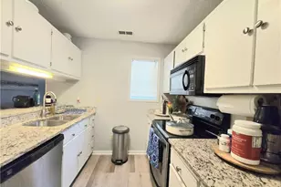 2717 Preston Wood Ln, Fayetteville, NC 28304 - Photo 15
