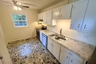 1009 Louisburg Pl, Fayetteville, NC 28311 - Photo 9