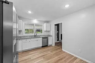 732 Sarazen Dr, Fayetteville, NC 28303 - Photo 9