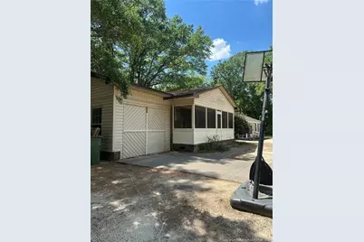 109 W Chestnut Street, Maxton, NC 28364 - Photo 1