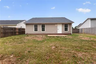 1054 Coalport Rd, Hope Mills, NC 28348 - Photo 15