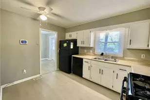 452 Cloverhill Pl, Fayetteville, NC 28311 - Photo 5