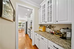 2404 Thorngrove Ct, Fayetteville, NC 28303 - Photo 13