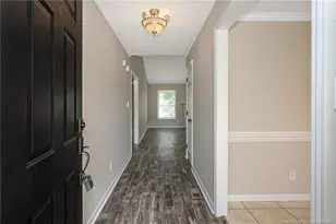 402 Roundtree Dr, Fayetteville, NC 28303 - Photo 3