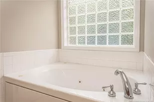 402 Roundtree Dr, Fayetteville, NC 28303 - Photo 23