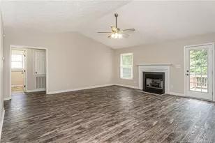 402 Roundtree Dr, Fayetteville, NC 28303 - Photo 13