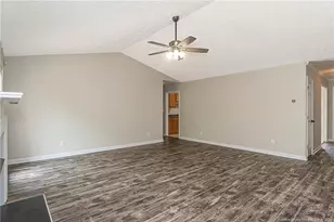 402 Roundtree Dr, Fayetteville, NC 28303 - Photo 15