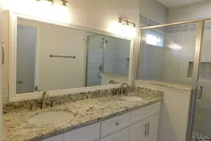 469 E Poplar St, Bladenboro, NC 28320 - Photo 5