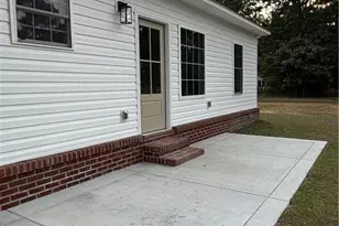 469 E Poplar St, Bladenboro, NC 28320 - Photo 31