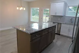 469 E Poplar St, Bladenboro, NC 28320 - Photo 11