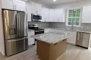605 5th St, Bladenboro, NC 28320 - Photo 3