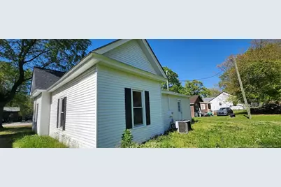 233 W Barbee Street, Zebulon, NC 27597 - Photo 3