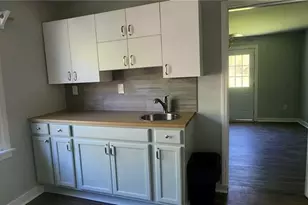 233 W Barbee St, Zebulon, NC 27597 - Photo 11