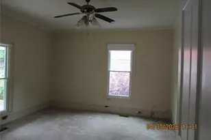 215 E Maple St, Mount Olive, NC 28365 - Photo 5