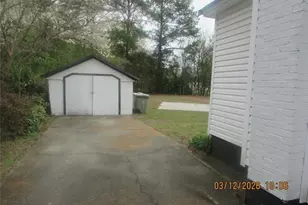 215 E Maple St, Mount Olive, NC 28365 - Photo 13