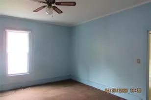 215 E Maple St, Mount Olive, NC 28365 - Photo 9