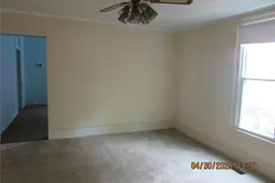 215 E Maple St, Mount Olive, NC 28365 - Photo 7