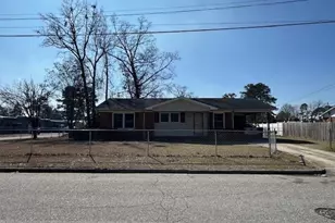 1412 McArthur St, Lumberton, NC 28358 - Photo 1