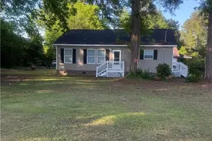316 Edens Ave, Lumberton, NC 28358 - Photo 1