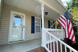 346 Cresthaven Dr, Sanford, NC 27332 - Photo 3