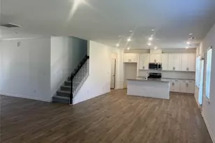 526 Claftin St, Sanford, NC 27330 - Photo 3