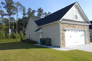 210 Oak Pointe Circle, Lumberton, NC 28358 - Photo 5
