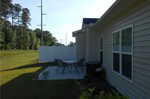 210 Oak Pointe Circle, Lumberton, NC 28358 - Photo 7