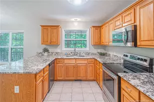 3910 Sarasota Dr, Fayetteville, NC 28311 - Photo 11