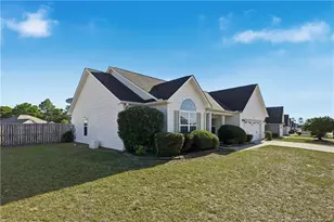 2142 Queen Elizabeth Ln, Hope Mills, NC 28348 - Photo 3