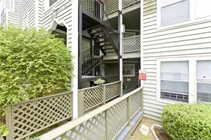 962 Stewarts Creek Dr, Fayetteville, NC 28314 - Photo 3