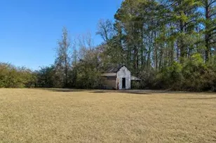 5096 Stewart Rd, Wade, NC 28395 - Photo 9
