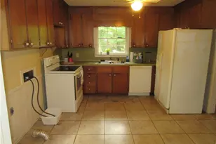 314 Mayflower Cir, Sanford, NC 27330 - Photo 3