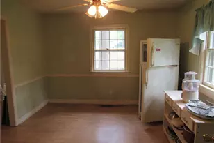 314 Mayflower Cir, Sanford, NC 27330 - Photo 5