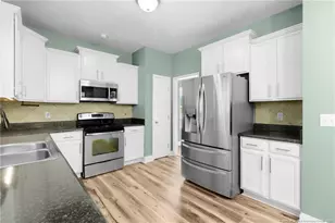1621 Ellie Ave, Fayetteville, NC 28314 - Photo 11