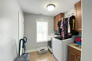 351 Maplewood Dr, Sanford, NC 27332 - Photo 9