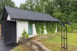 3419 Chris Cole Rd, Sanford, NC 27332 - Photo 19