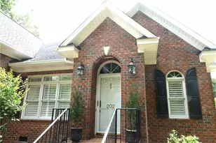 202 Walnut Cove Dr, Lumberton, NC 28358 - Photo 3