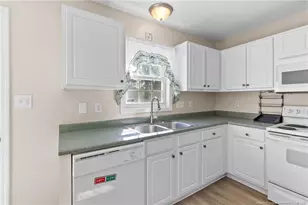 1009 Bugle Call Dr, Fayetteville, NC 28314 - Photo 13