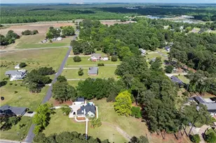 608 N East St, Roseboro, NC 28382 - Photo 1