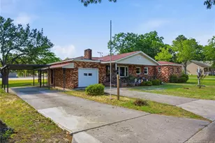 409 N 4th St, Saint Pauls, NC 28384 - Photo 3