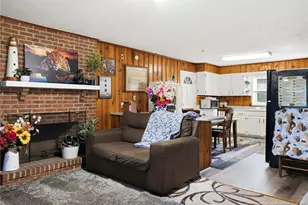 409 N 4th St, Saint Pauls, NC 28384 - Photo 9