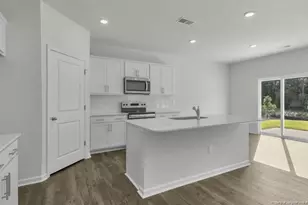 718 Lazy Elm Ln, Aberdeen, NC 28315 - Photo 5