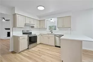 5626 Weatherford Rd, Fayetteville, NC 28303 - Photo 11