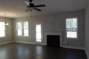 212 Nairn St, Fayetteville, NC 28311 - Photo 9