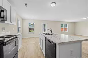 5429 E Patterson St, Hope Mills, NC 28348 - Photo 9