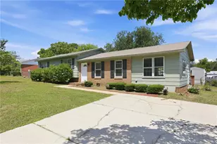 4806 Hurley Dr, Fayetteville, NC 28304 - Photo 3