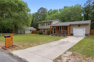 1607 Dolphin St, Spring Lake, NC 28390 - Photo 3