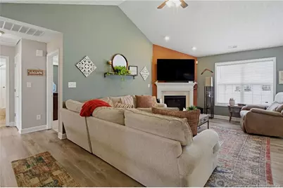 6012 Goldenrain Drive, Fayetteville, NC 28314 - Photo 7